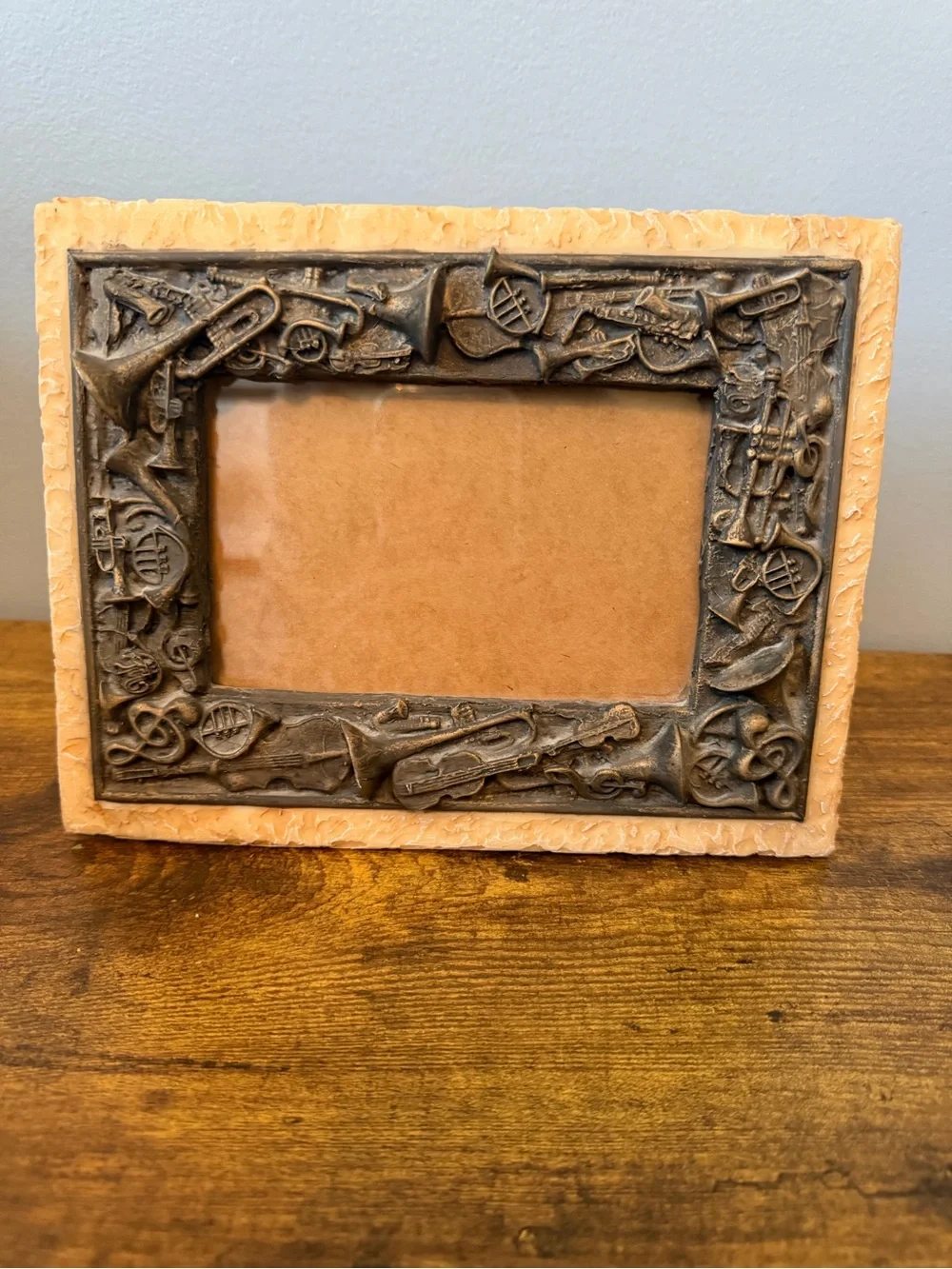 Musical Instrument Picture Frame Trumpet Violin Guitar Bronze Resin Band Decor
